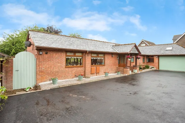 Peel Street, Horbury, WF4, photo 1