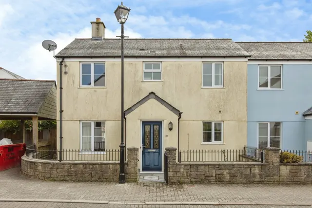 St. Michaels Way, Roche, PL26, photo 1