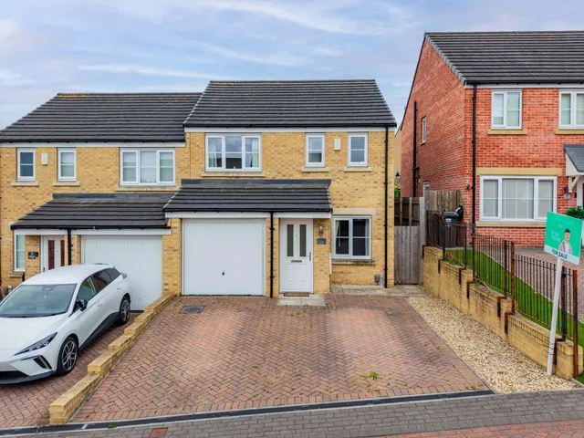 Mitchells Court, Wombwell, S73, photo 1