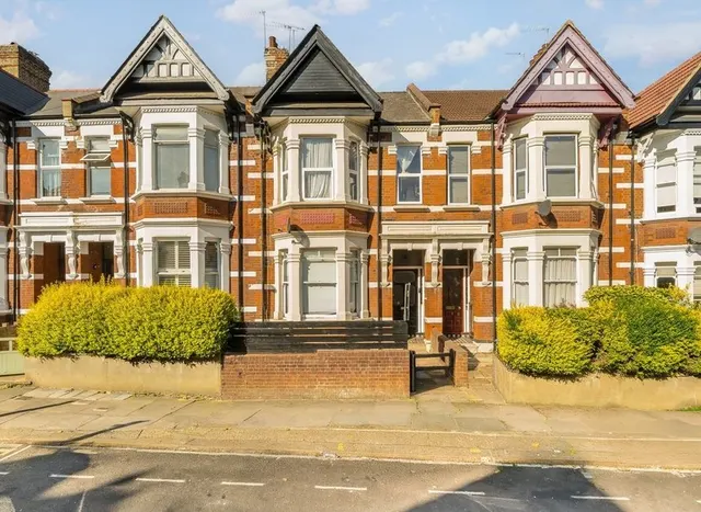 Sellons Avenue, Harlesden, NW10, photo 1