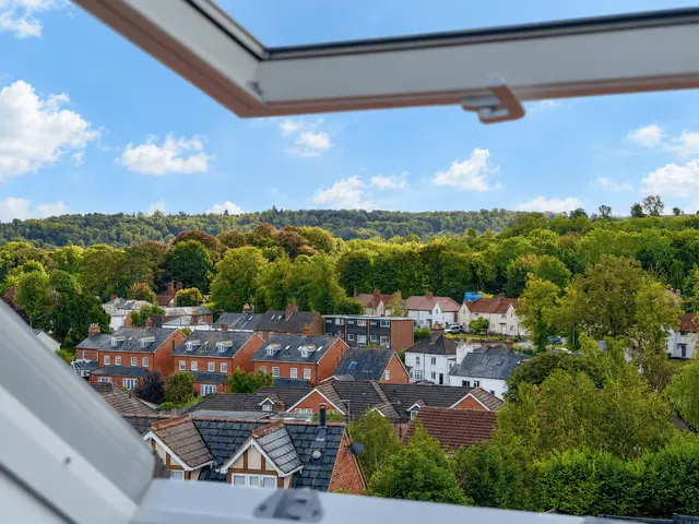 Photo 2 — St. Francis Close, Tring