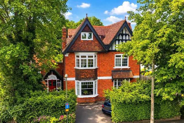Cherry Orchard Surrey Staines-Upon-Thames, TW18, photo 1