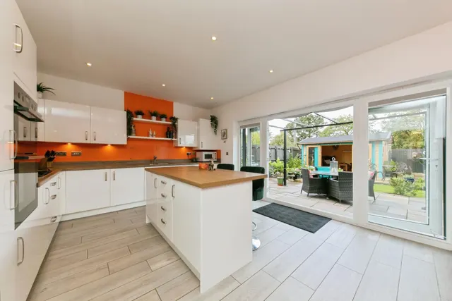 Rowallan Place, Crewe, CW1, photo 2
