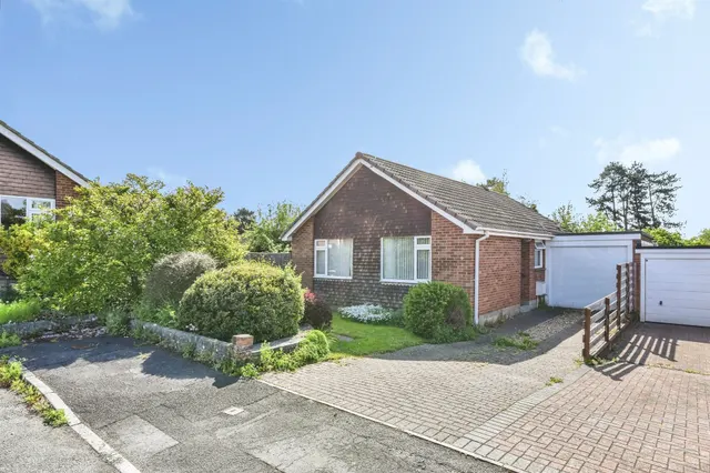 Meadow Road, Frome, photo 1