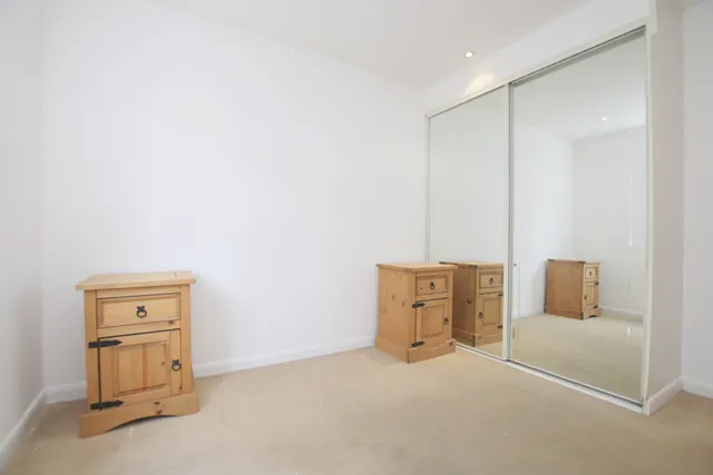 St. Albans Road, Watford, WD24, photo 2