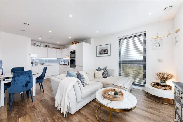 Osiers Road, London, SW18, photo 1