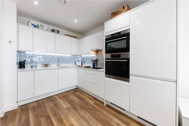 Osiers Road, London, SW18, photo 3