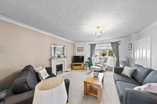 Bayswater Close, Runcorn, WA7, photo 2