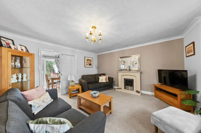 Bayswater Close, Runcorn, WA7, photo 3
