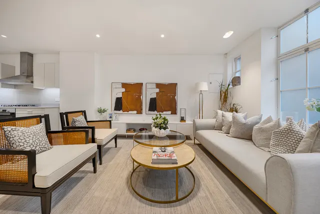 Photo 3 — Montagu Mews North, Marylebone, London