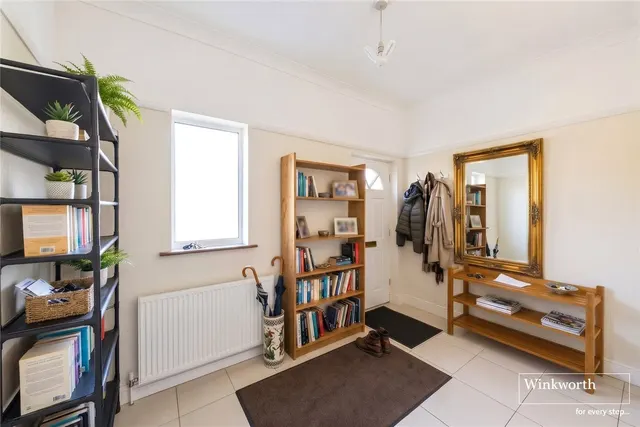 Forty Avenue, Wembley, HA9, photo 2