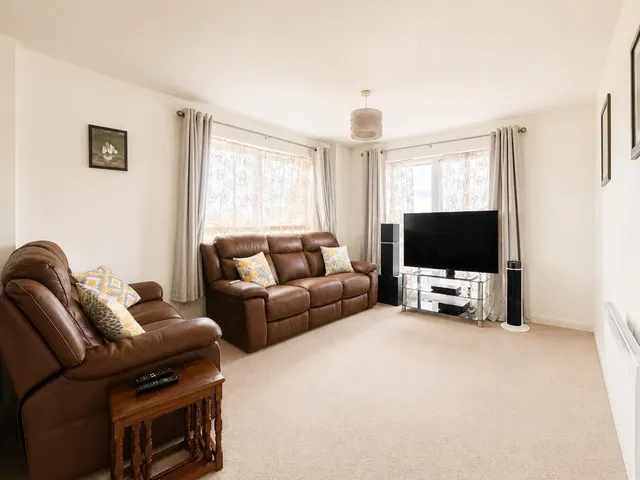 Lanadron Close, Isleworth, TW7, photo 2