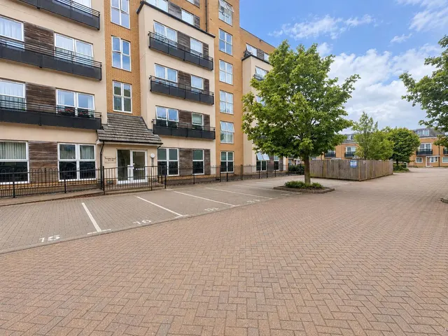 Lanadron Close, Isleworth, TW7, photo 1