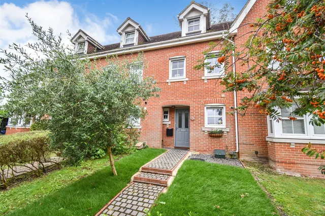 Campbell Fields, Aldershot, Hampshire, GU11 3TZ, photo 1