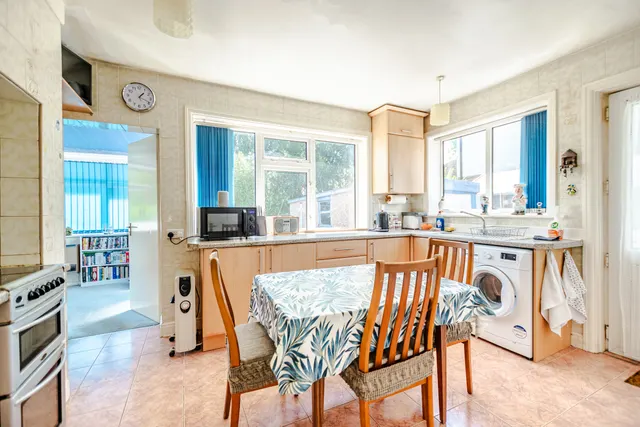 Winnipeg Place, Chapel Allerton, LS7, photo 3