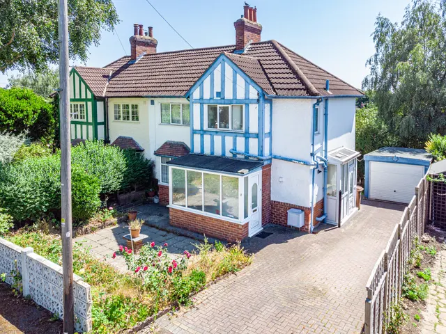 Winnipeg Place, Chapel Allerton, LS7, photo 1