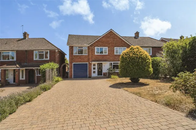 Boltons Lane, Woking, GU22, photo 1