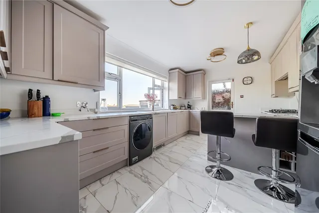 Photo 3 — Slades Drive, Chislehurst, BR7