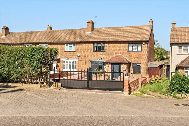 Slades Drive, Chislehurst, BR7, photo 1