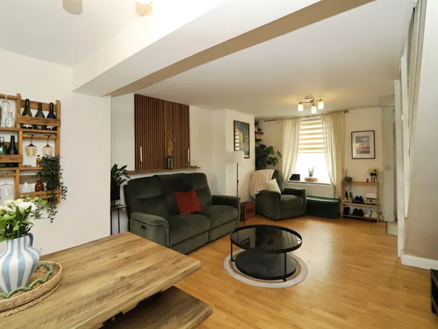 Old Church Road, Cardiff, CF14, photo 3