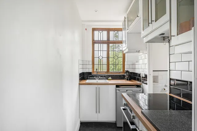 Tudor Close, Brixton Hill, SW2, photo 3