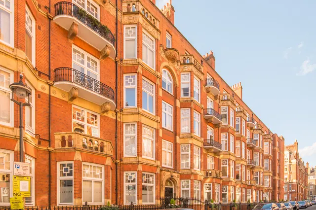 91 Montagu Mansions, London, photo 1