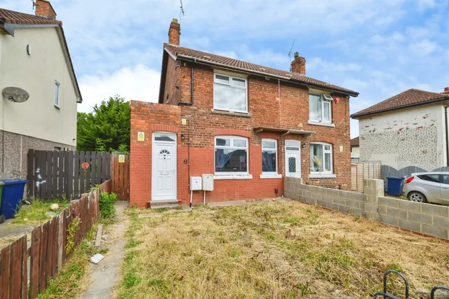 Eastcroft Road, Middlesbrough, photo 1