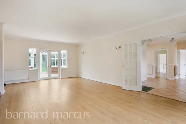 Heathside Place, Epsom, KT18, photo 2