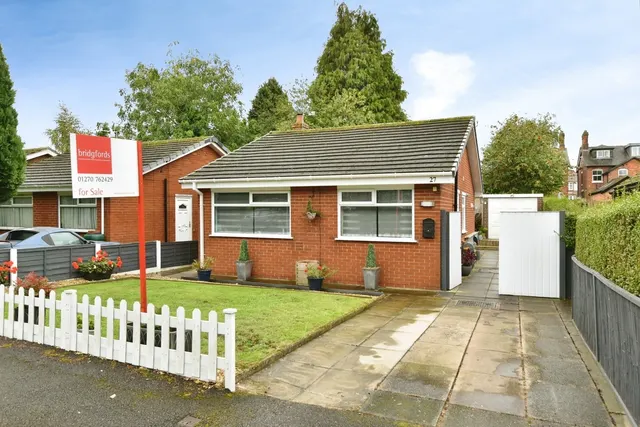 Oakwood Crescent, Sandbach, CW11, photo 1