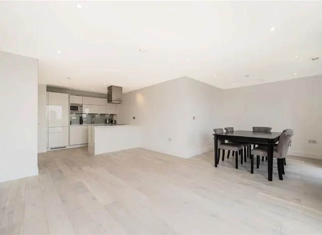 Commercial Street, Aldgate East, E1, photo 1