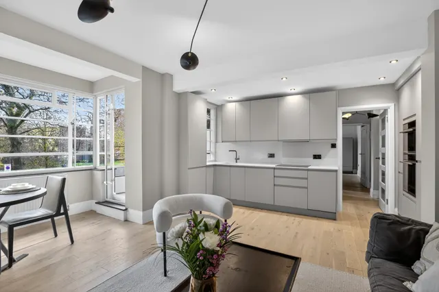 Brixton Hill, London, SW2, photo 1