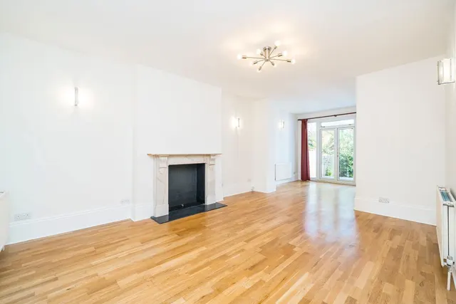 Grange Road, W4, photo 2