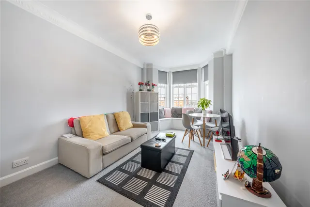 Mortimer Court, Abbey Road, St John's Wood, London, NW8, photo 1