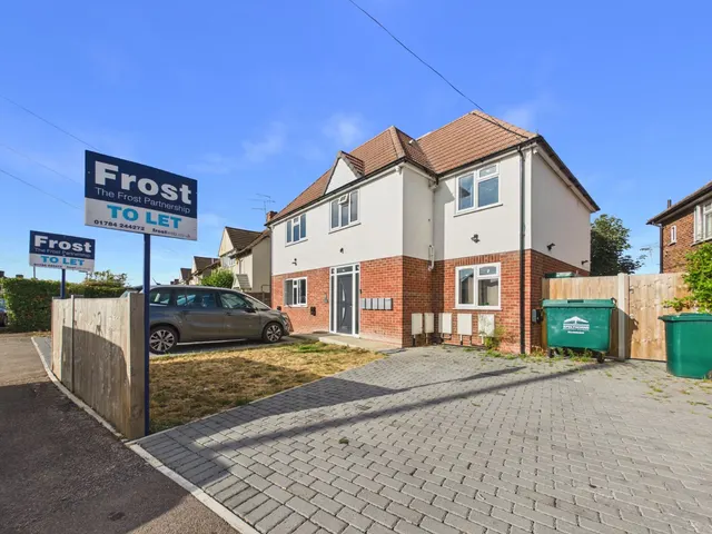 Ashford, Surrey, photo 1