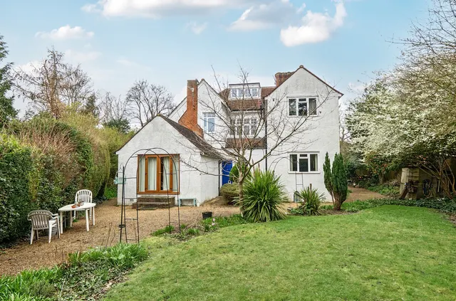 Lower Edgeborough Road, Guildford, GU1, photo 2