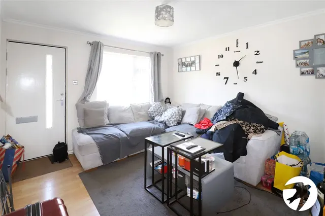 Rollesby Way, London, SE28, photo 2