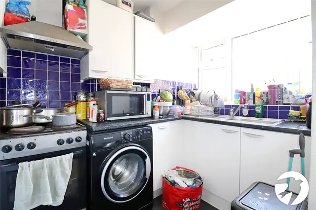 Rollesby Way, London, SE28, photo 3