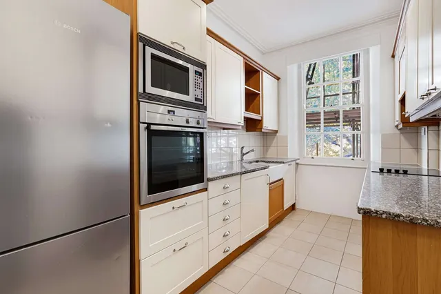 Old Brompton Road, London, SW5, photo 3