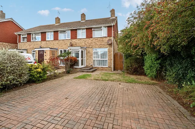 Larkfield Close, Lancing, BN15, photo 1
