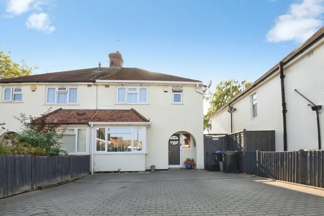 Chiltern Road, Burnham, Slough, photo 1