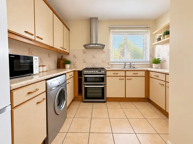 Gale Moor Avenue, Gosport, PO12, photo 3