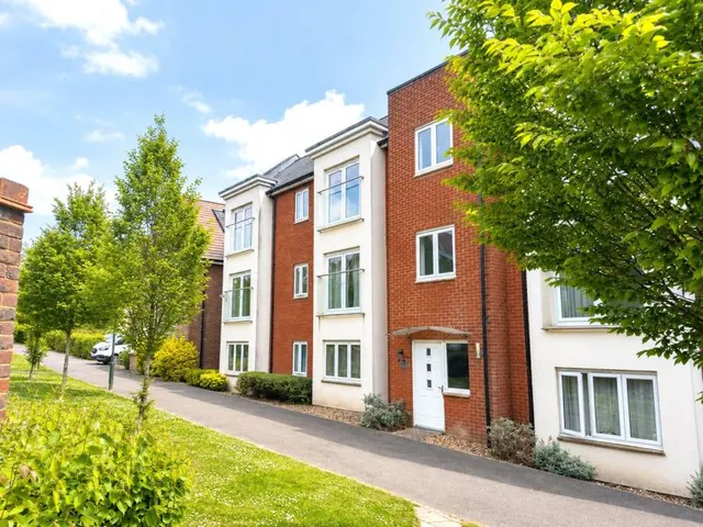 Skylark Way, Burgess Hill, RH15, photo 1