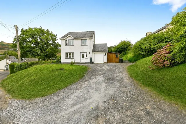 Llanfynydd, Carmarthen, SA32, photo 1