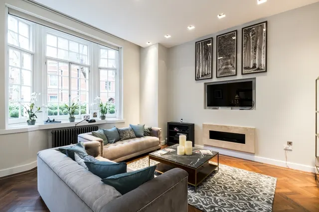 Kensington Court London W8, photo 1