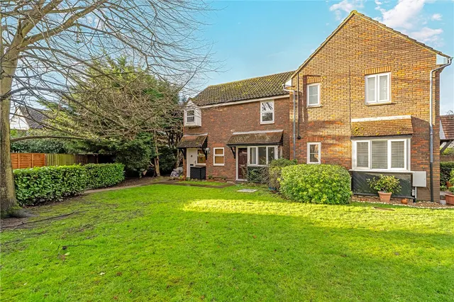Photo 2 — Jonquil Gardens, Hampton, TW12 3RZ