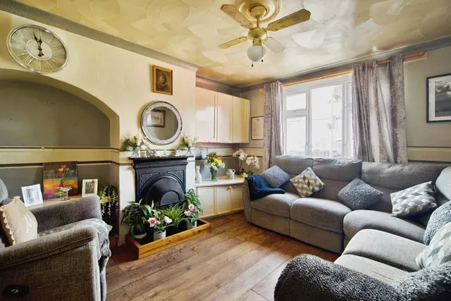 Photo 2 — Rogers Road, Dagenham, RM10