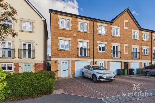 Weavers Close, Morley, LS27, photo 1