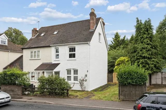 White Lion Road, Amersham, Buckinghamshire, HP7 9HX, photo 1