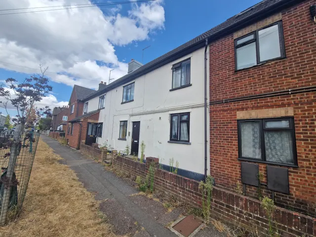 Radlett Road, photo 1