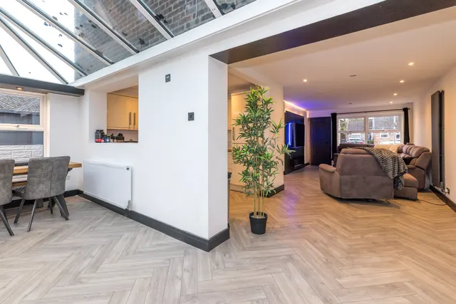 Salesbury Way, Hawkley Hall, WN3, photo 2